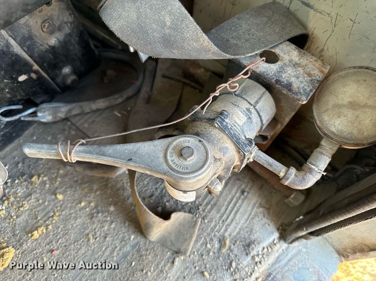 image for item EG6835 1986 Oshkosh P-2526-1 dump truck