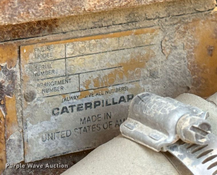 image for item EG6835 1986 Oshkosh P-2526-1 dump truck