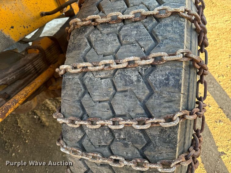 image for item EG6835 1986 Oshkosh P-2526-1 dump truck