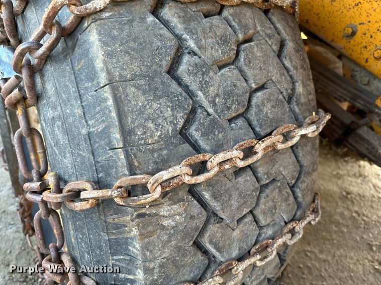 image for item EG6835 1986 Oshkosh P-2526-1 dump truck