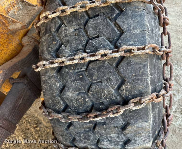 image for item EG6835 1986 Oshkosh P-2526-1 dump truck