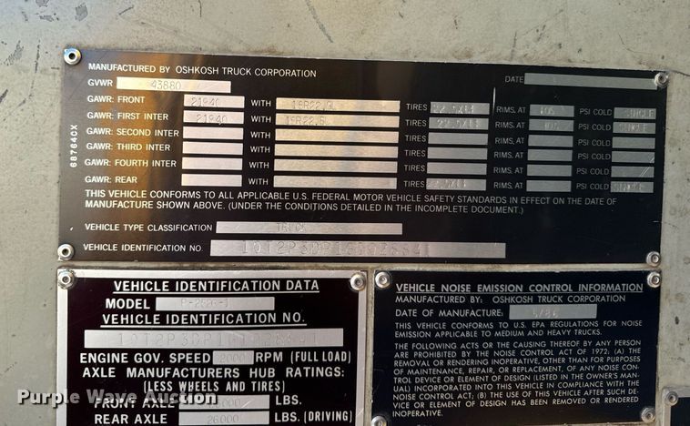 image for item EG6835 1986 Oshkosh P-2526-1 dump truck