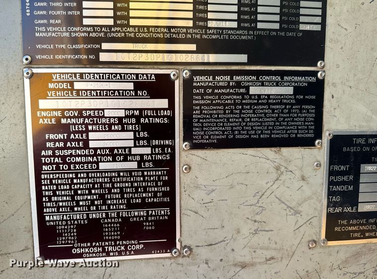 image for item EG6835 1986 Oshkosh P-2526-1 dump truck