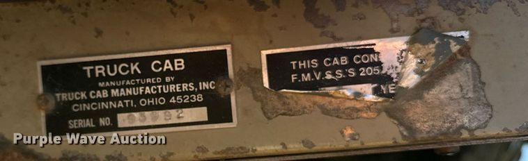 image for item EG6835 1986 Oshkosh P-2526-1 dump truck