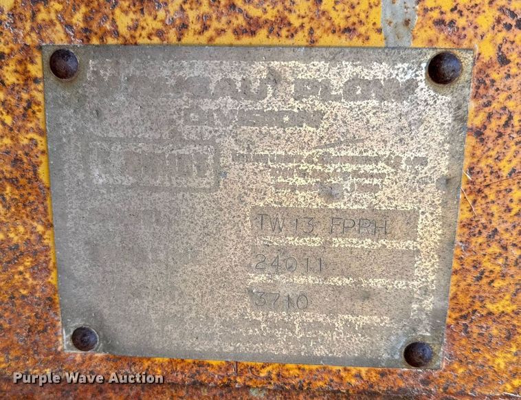 image for item EG6835 1986 Oshkosh P-2526-1 dump truck