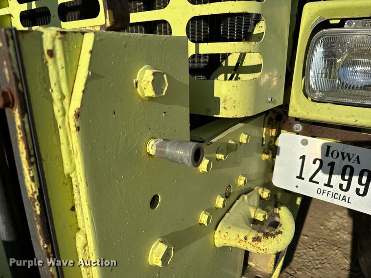 image for item EG6836 1985 Oshkosh P-2526-1 dump truck