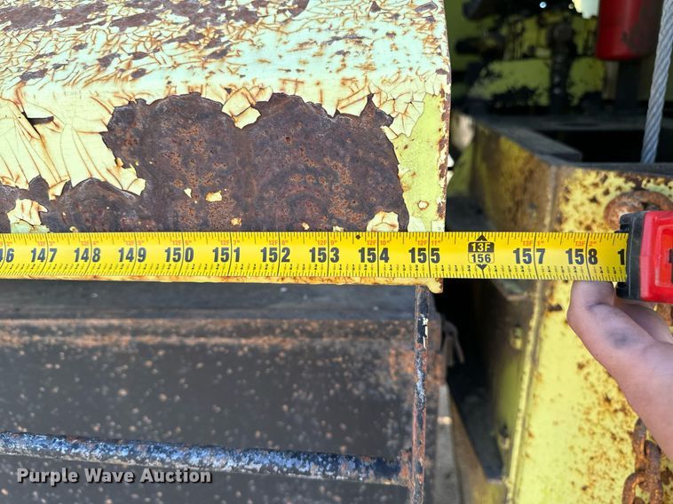 image for item EG6836 1985 Oshkosh P-2526-1 dump truck