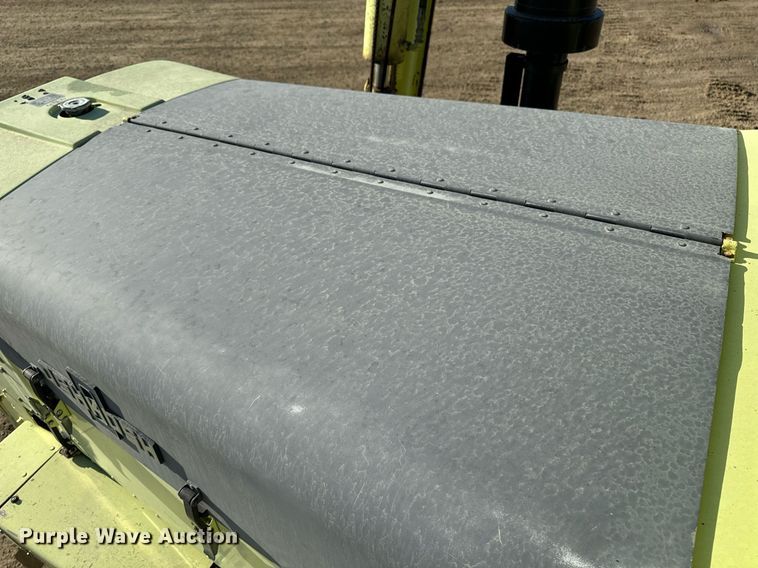 image for item EG6836 1985 Oshkosh P-2526-1 dump truck