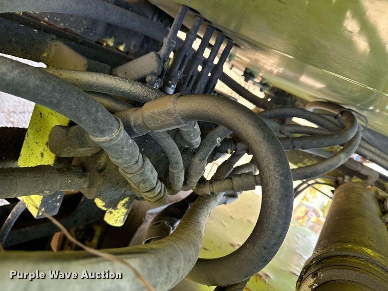 image for item EG6836 1985 Oshkosh P-2526-1 dump truck