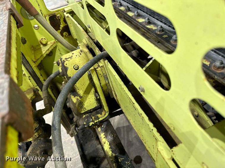 image for item EG6836 1985 Oshkosh P-2526-1 dump truck