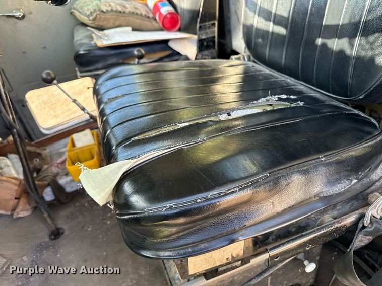 image for item EG6836 1985 Oshkosh P-2526-1 dump truck