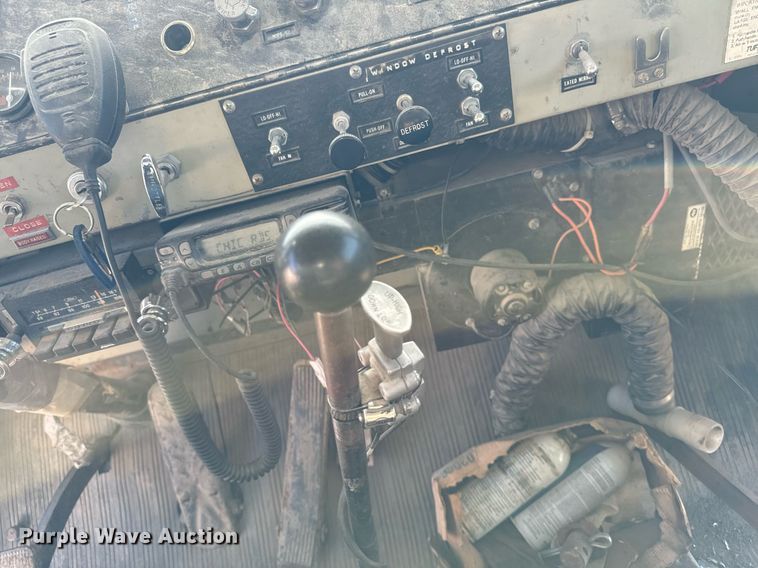 image for item EG6836 1985 Oshkosh P-2526-1 dump truck