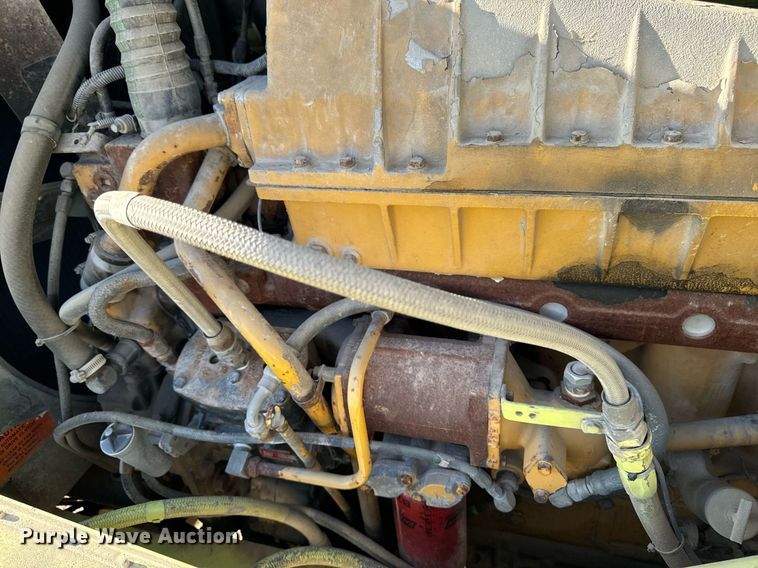 image for item EG6836 1985 Oshkosh P-2526-1 dump truck