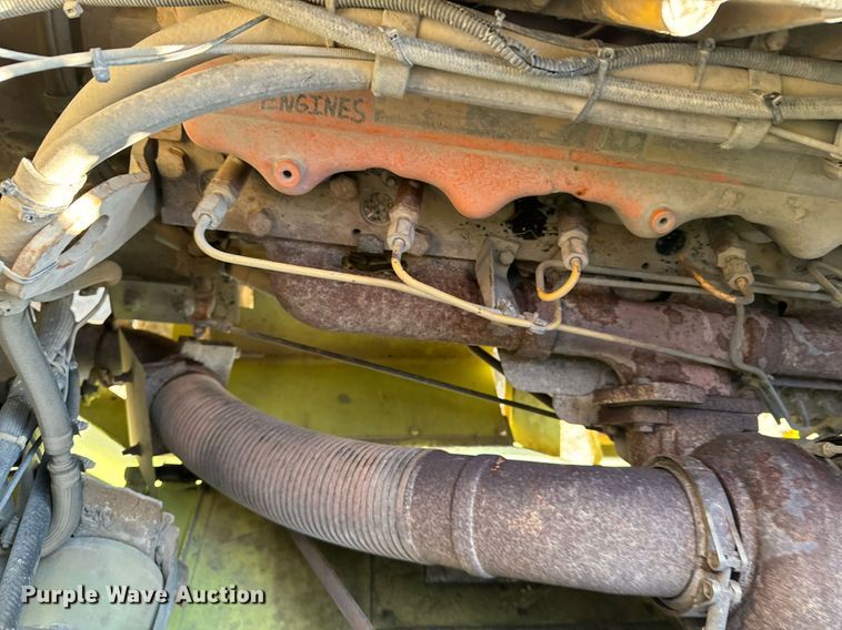 image for item EG6836 1985 Oshkosh P-2526-1 dump truck