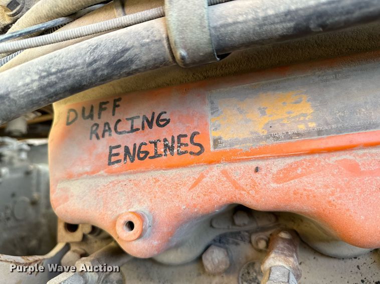 image for item EG6836 1985 Oshkosh P-2526-1 dump truck