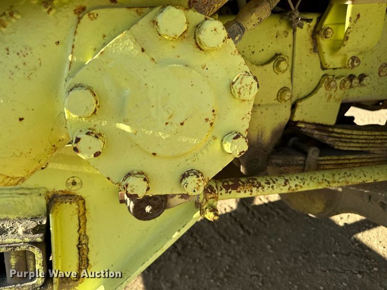 image for item EG6836 1985 Oshkosh P-2526-1 dump truck