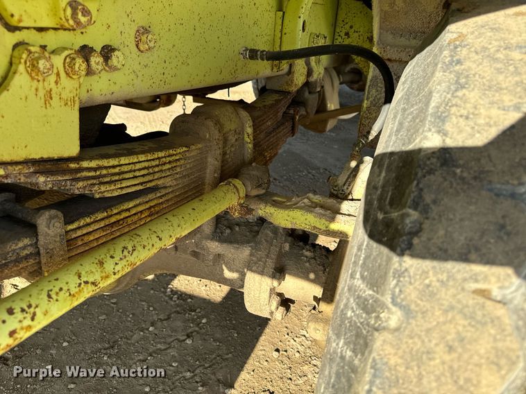 image for item EG6836 1985 Oshkosh P-2526-1 dump truck