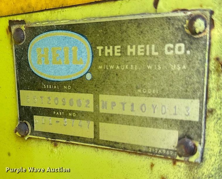 image for item EG6836 1985 Oshkosh P-2526-1 dump truck