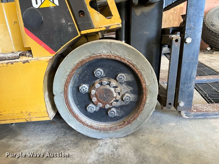 image for item EG6839 Caterpillar E5000-AC forklift