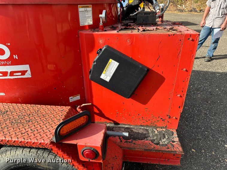 image for item EG6847 2011 Crafco EZ 1000EB melter applicator