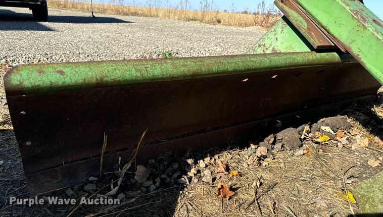 image for item EG6858 John Deere 65 blade