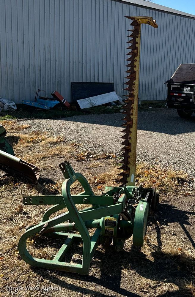 image for item EG6859 John Deere 350 sickle mower