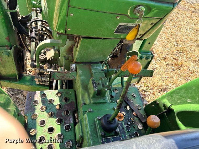 image for item EG6861 John Deere 950 MFWD tractor