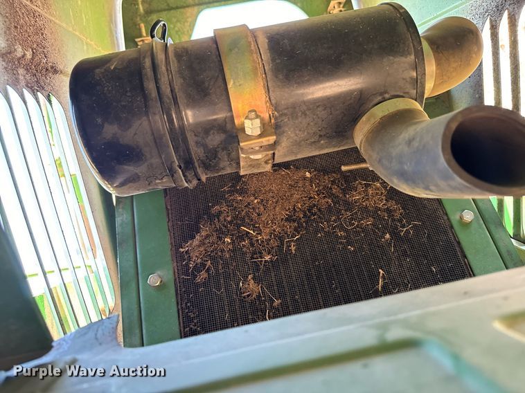 image for item EG6861 John Deere 950 MFWD tractor