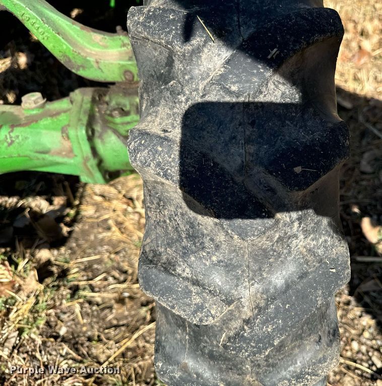 image for item EG6861 John Deere 950 MFWD tractor