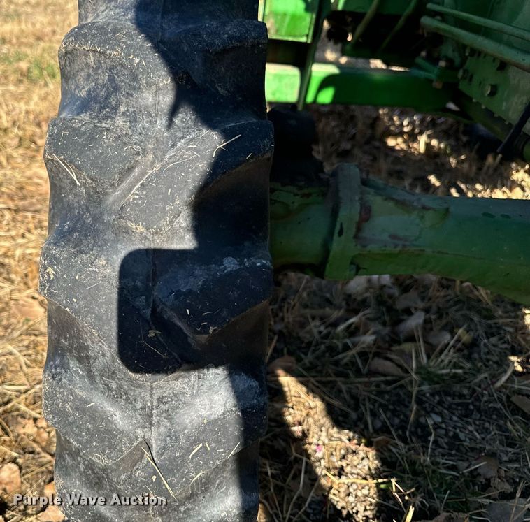 image for item EG6861 John Deere 950 MFWD tractor