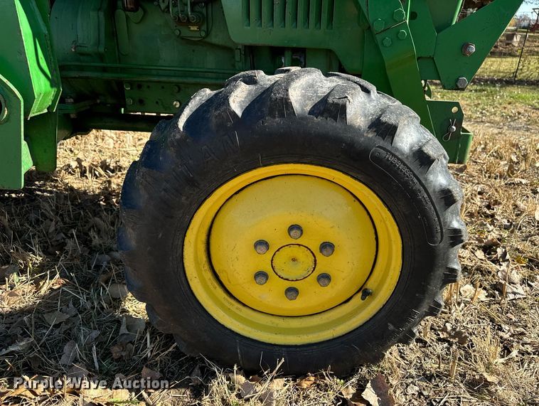 image for item EG6861 John Deere 950 MFWD tractor