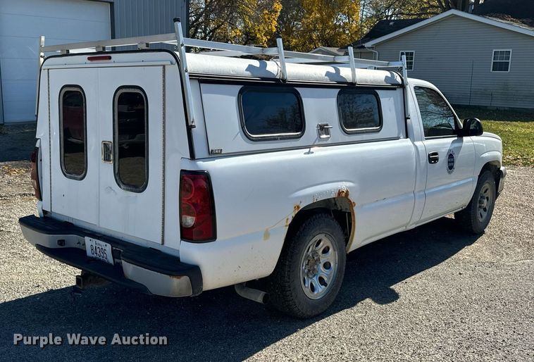 image for item EG6862 2006 Chevrolet Silverado 1500 pickup truck