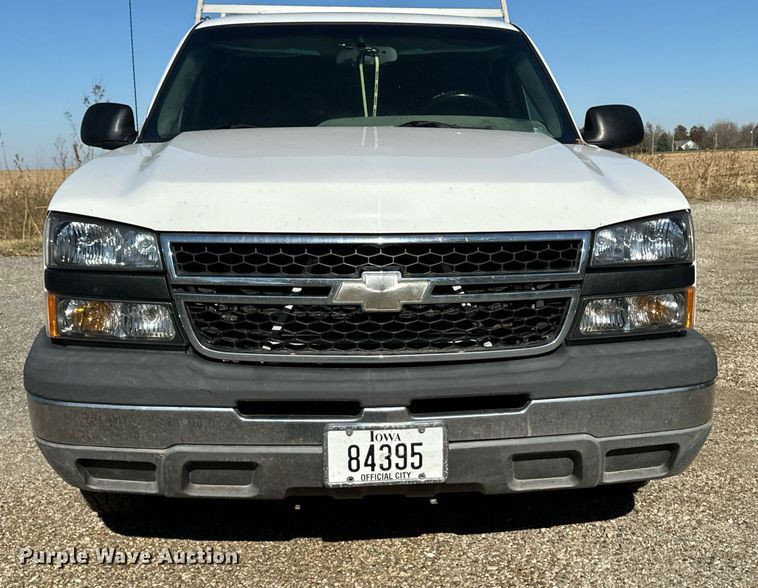 image for item EG6862 2006 Chevrolet Silverado 1500 pickup truck