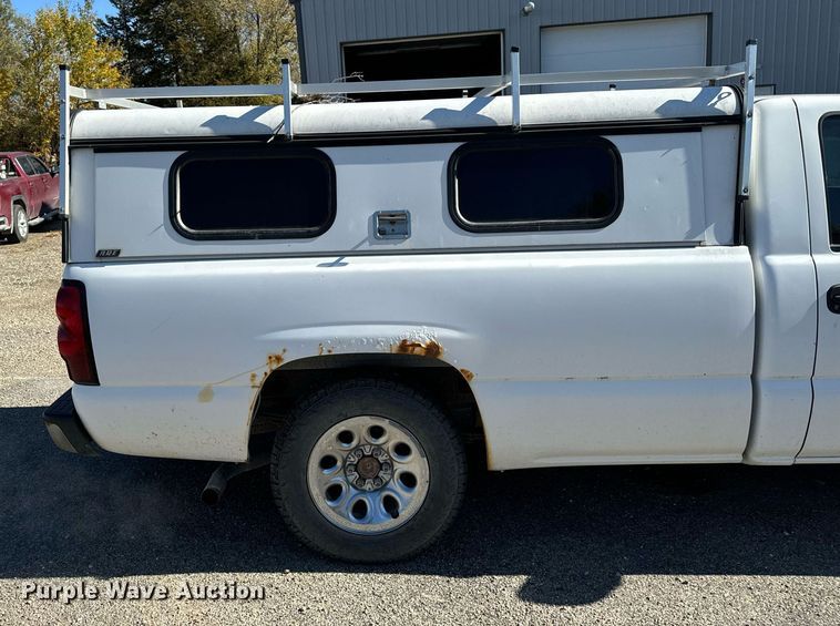 image for item EG6862 2006 Chevrolet Silverado 1500 pickup truck