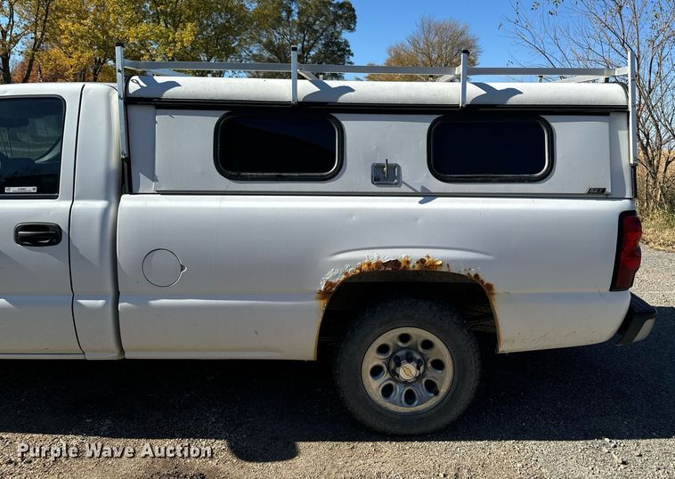 image for item EG6862 2006 Chevrolet Silverado 1500 pickup truck
