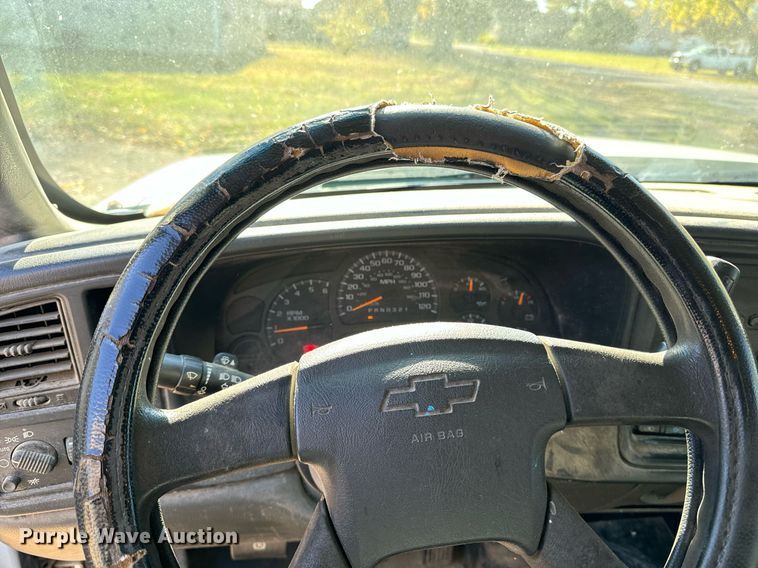 image for item EG6862 2006 Chevrolet Silverado 1500 pickup truck