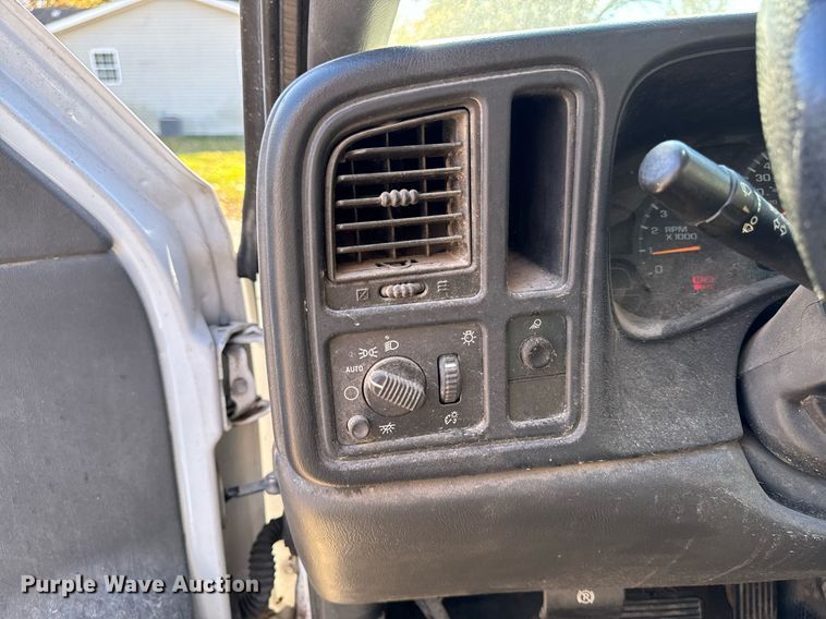 image for item EG6862 2006 Chevrolet Silverado 1500 pickup truck