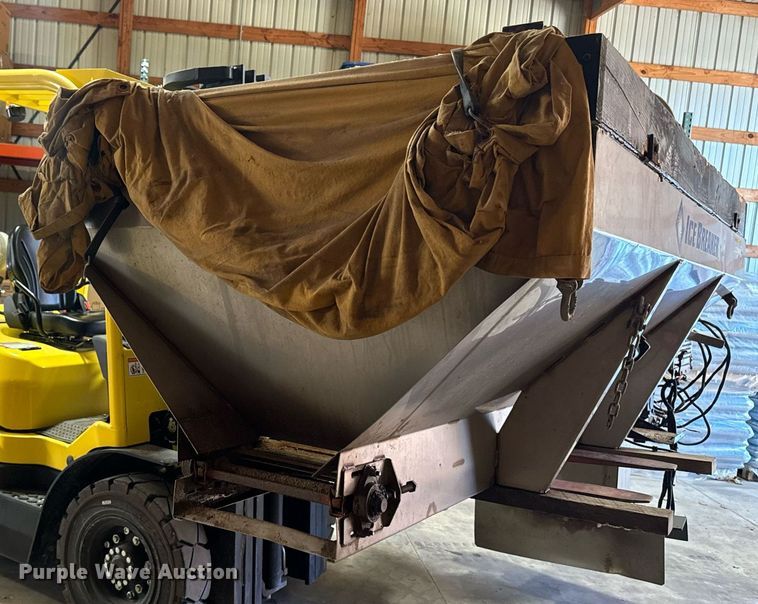 image for item EG6882 Western Icebreaker spreader