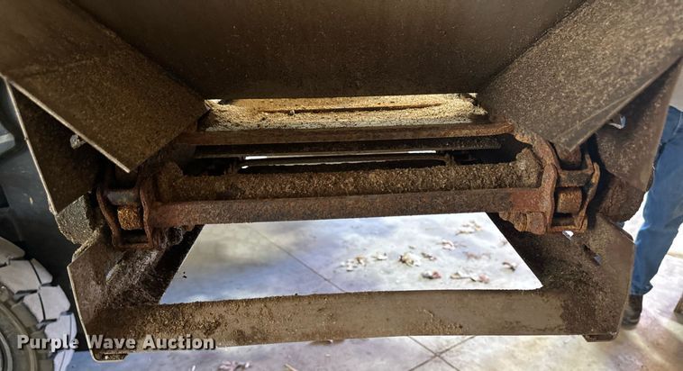 image for item EG6882 Western Icebreaker spreader