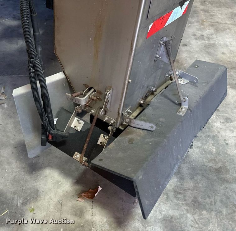 image for item EG6882 Western Icebreaker spreader