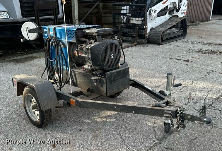 image for item EG6887 Miller Bobcat 225G welder