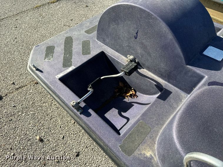 image for item EG6894 2005 Paddle Wheeler PWIR-4 paddle boat