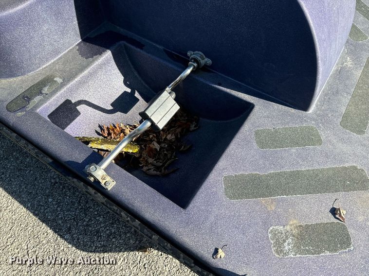 image for item EG6894 2005 Paddle Wheeler PWIR-4 paddle boat