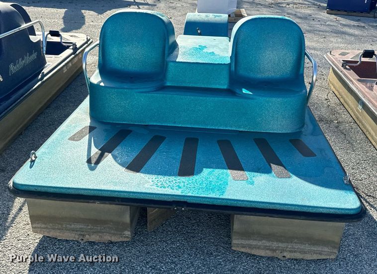 image for item EG6895 2004 Paddle Wheeler PWIR-4 paddle boat