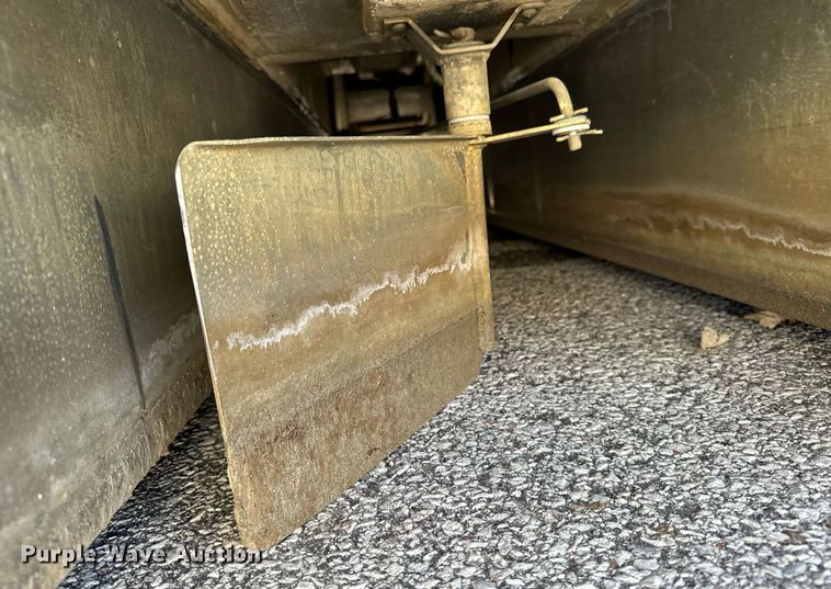 image for item EG6895 2004 Paddle Wheeler PWIR-4 paddle boat