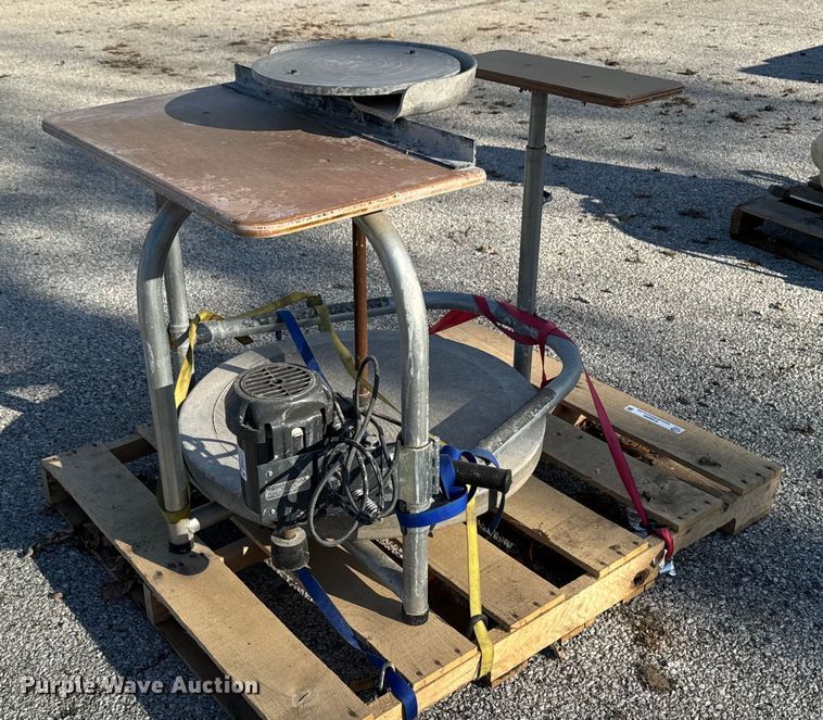 image for item EG6898 Thomas Stuart KW pottery wheel