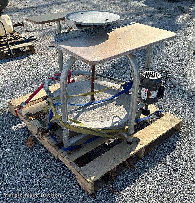 image for item EG6898 Thomas Stuart KW pottery wheel