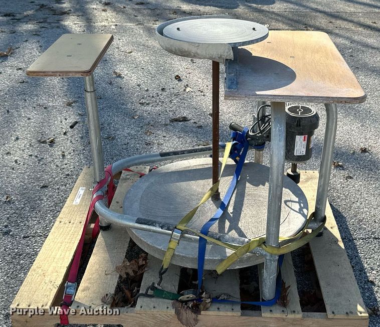 image for item EG6898 Thomas Stuart KW pottery wheel