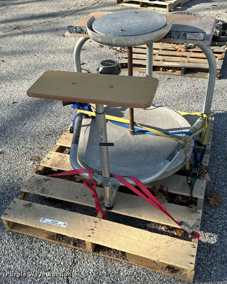 image for item EG6898 Thomas Stuart KW pottery wheel