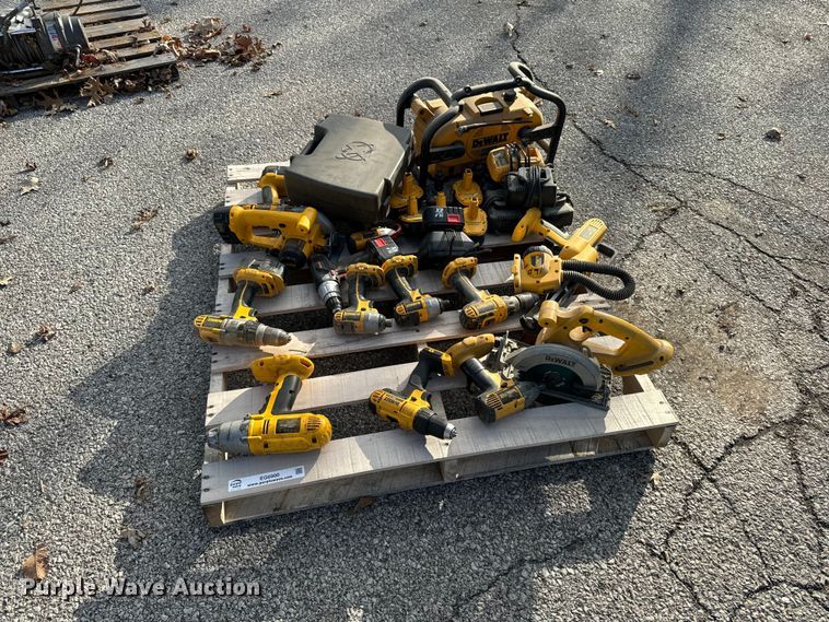 image for item EG6900 DeWalt tools